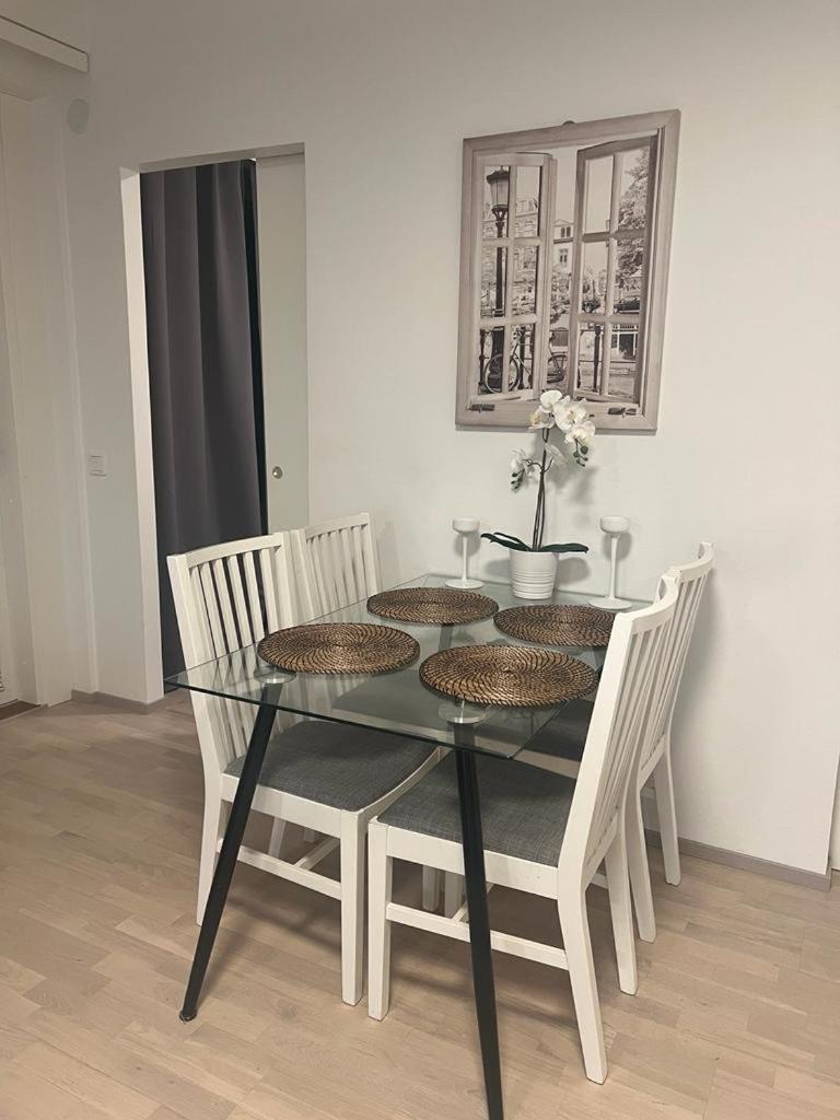 Modern City Apartment With Sauna Nearby The Airport Vanda Eksteriør bilde
